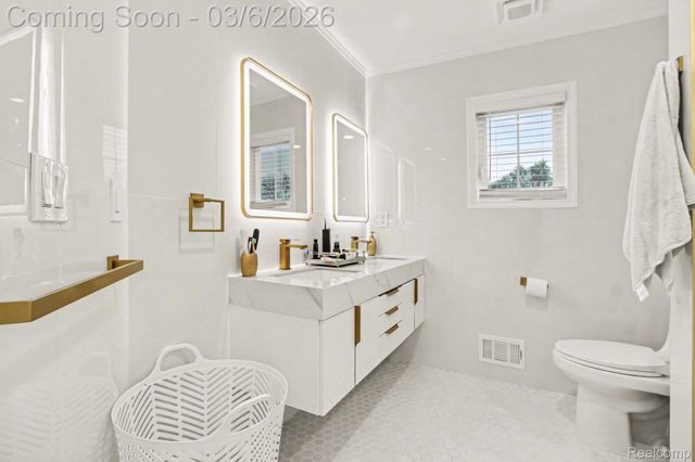 22320 Abbey Lane, Dearborn, MI 48124