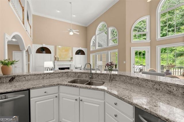 1346 Waterford Green Close NE, Marietta, GA 30068