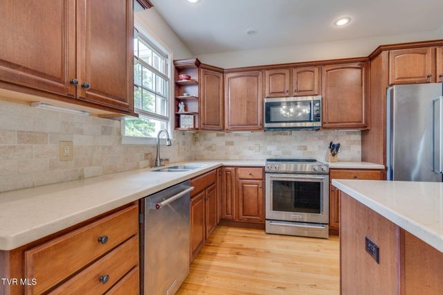 364 Jessicas Way, Johnson City, TN 37615