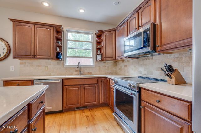 364 Jessicas Way, Johnson City, TN 37615