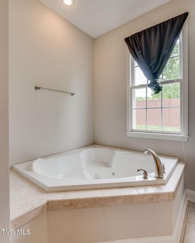 364 Jessicas Way, Johnson City, TN 37615