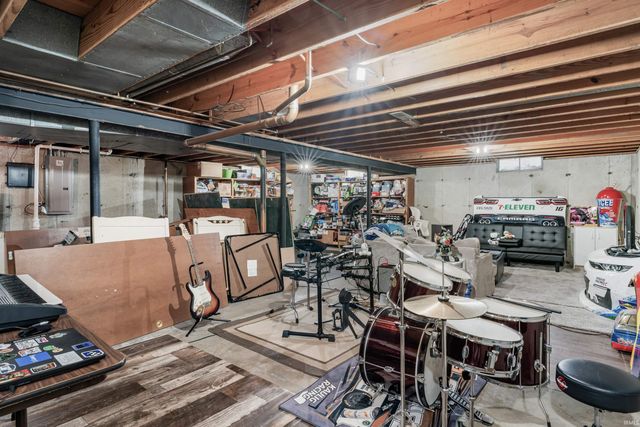 8131 Welsch Drive, Fort Wayne, IN 46815