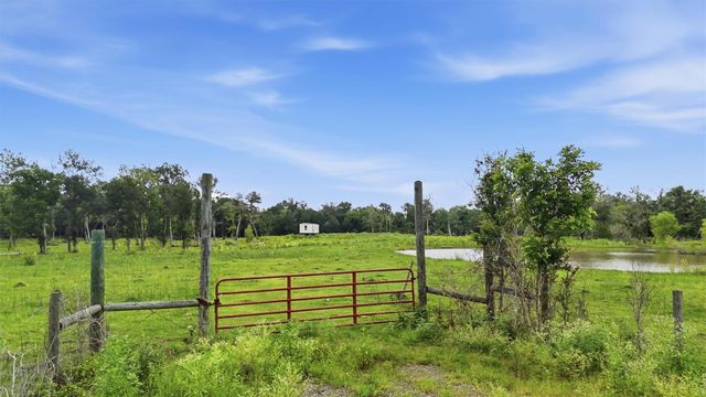 1900 Country Road 30, Angleton, TX 77515