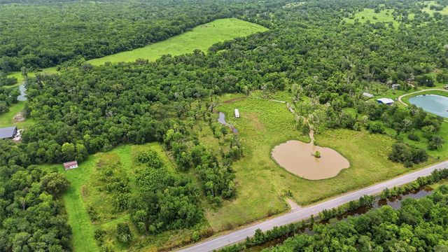 1900 Country Road 30, Angleton, TX 77515