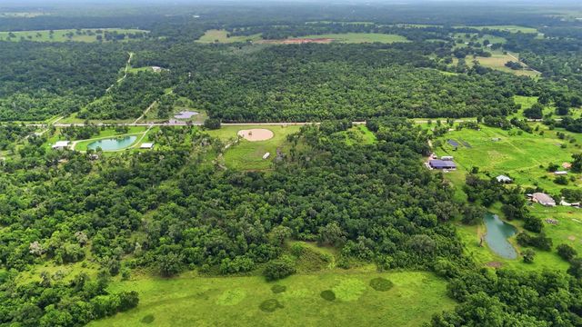 1900 Country Road 30, Angleton, TX 77515