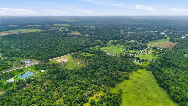 1900 Country Road 30, Angleton, TX 77515