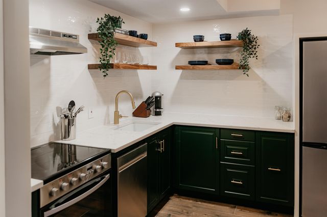 11C Snow Tree Ln, Dover, VT 05356