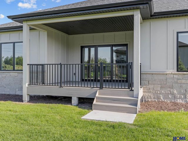 9750 Casa Galeano Court, Lincoln, NE 68520