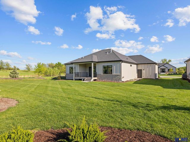 9750 Casa Galeano Court, Lincoln, NE 68520