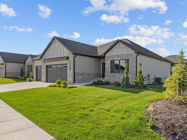 9750 Casa Galeano Court, Lincoln, NE 68520