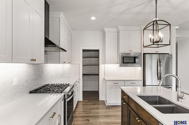 9750 Casa Galeano Court, Lincoln, NE 68520