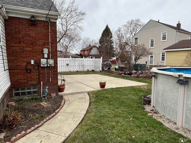 2933 Fort Park Avenue, Lincoln Park, MI 48146