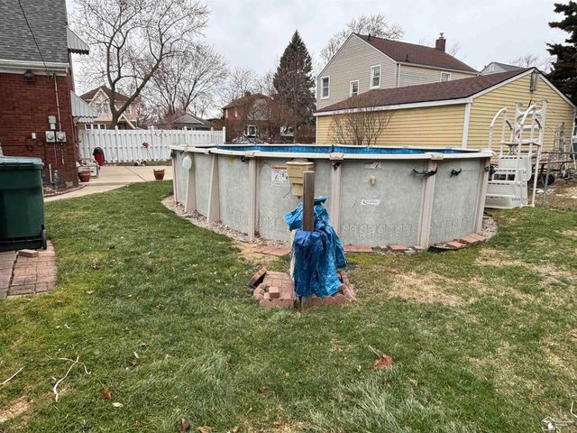 2933 Fort Park Avenue, Lincoln Park, MI 48146