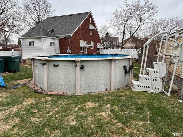 2933 Fort Park Avenue, Lincoln Park, MI 48146