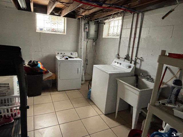 2933 Fort Park Avenue, Lincoln Park, MI 48146