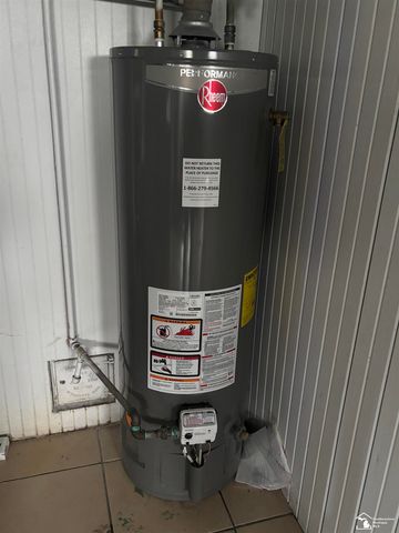 2933 Fort Park Avenue, Lincoln Park, MI 48146