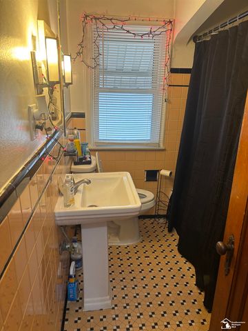 2933 Fort Park Avenue, Lincoln Park, MI 48146