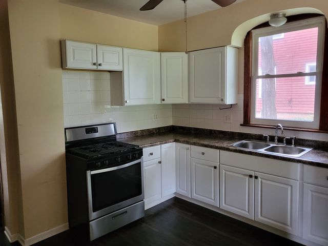 103 Center Street, Fox River Grove, IL 60021