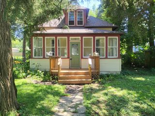 103 Center Street, Fox River Grove, IL 60021