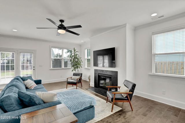 204 Waldorf Way, Hampstead, NC 28443
