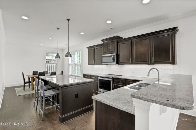 204 Waldorf Way, Hampstead, NC 28443
