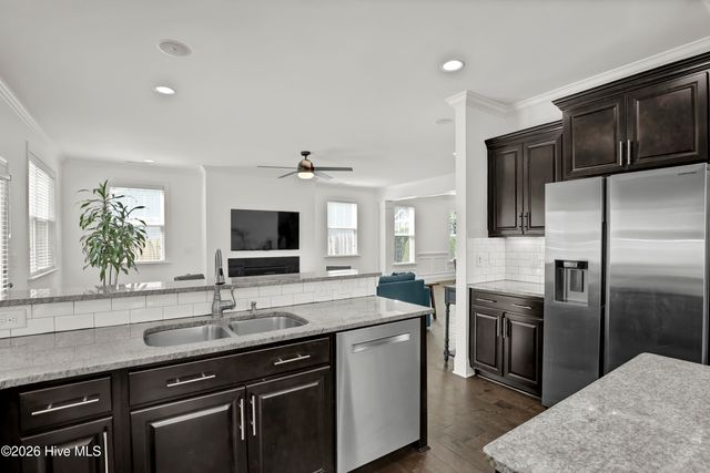204 Waldorf Way, Hampstead, NC 28443