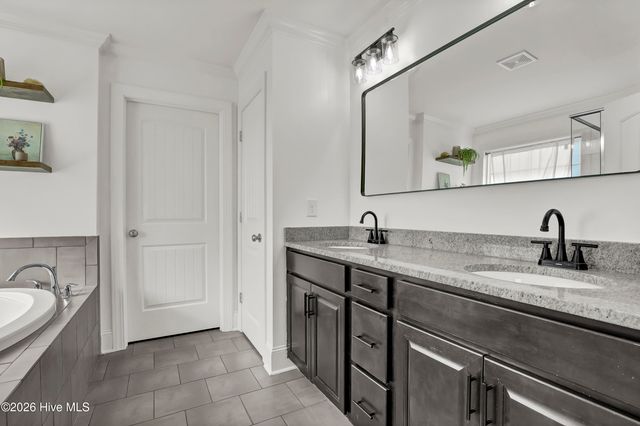 204 Waldorf Way, Hampstead, NC 28443