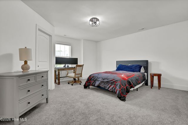 204 Waldorf Way, Hampstead, NC 28443