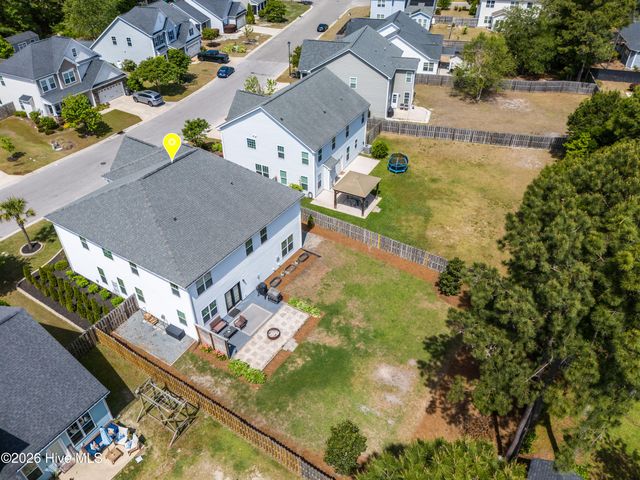 204 Waldorf Way, Hampstead, NC 28443