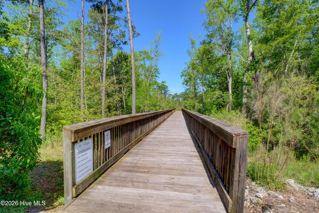 204 Waldorf Way, Hampstead, NC 28443