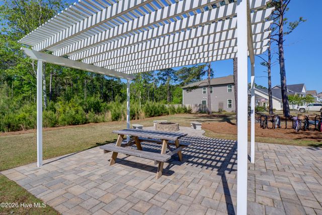 204 Waldorf Way, Hampstead, NC 28443