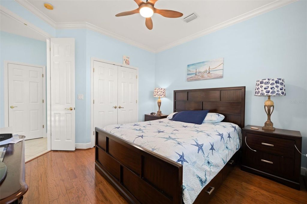 Image 26 of property listing at 6882 TAILFEATHER WAY, Bradenton, FL 34203