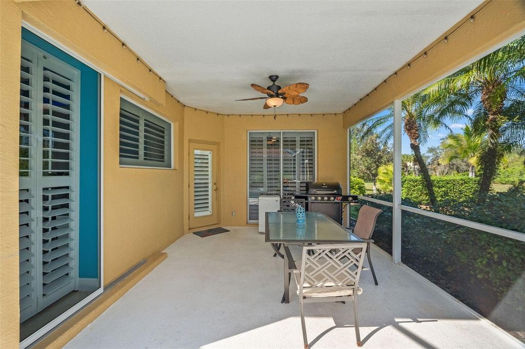 Image 38 of property listing at 6882 TAILFEATHER WAY, Bradenton, FL 34203