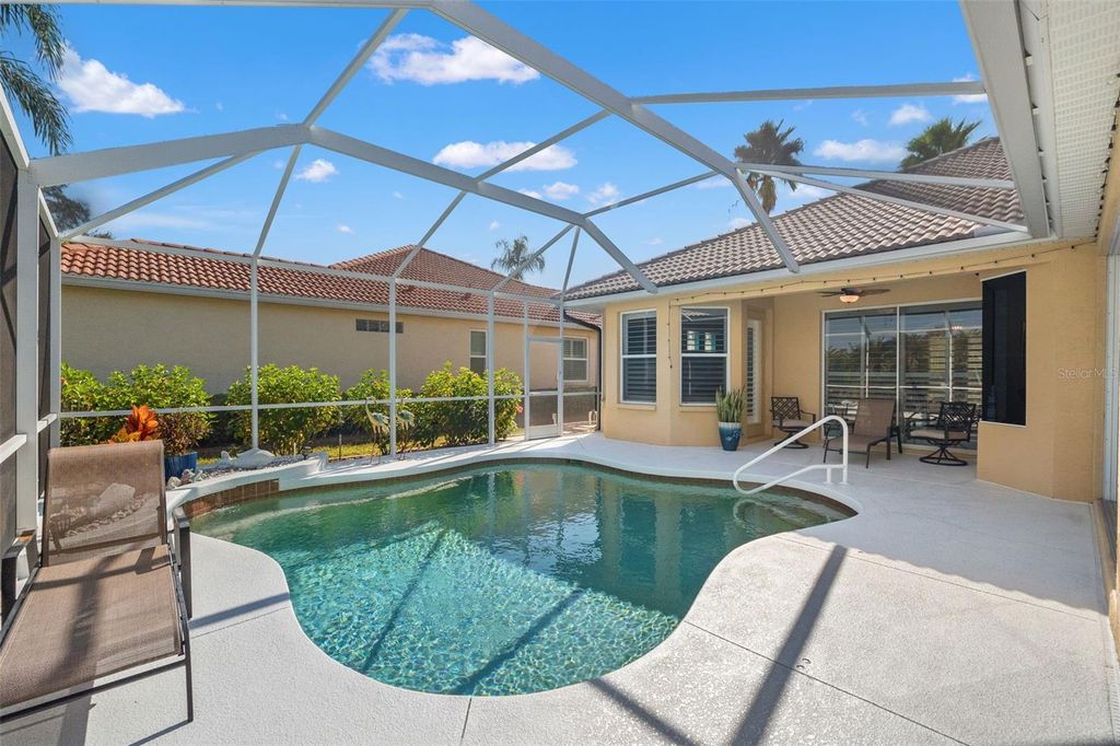 Image 40 of property listing at 6882 TAILFEATHER WAY, Bradenton, FL 34203