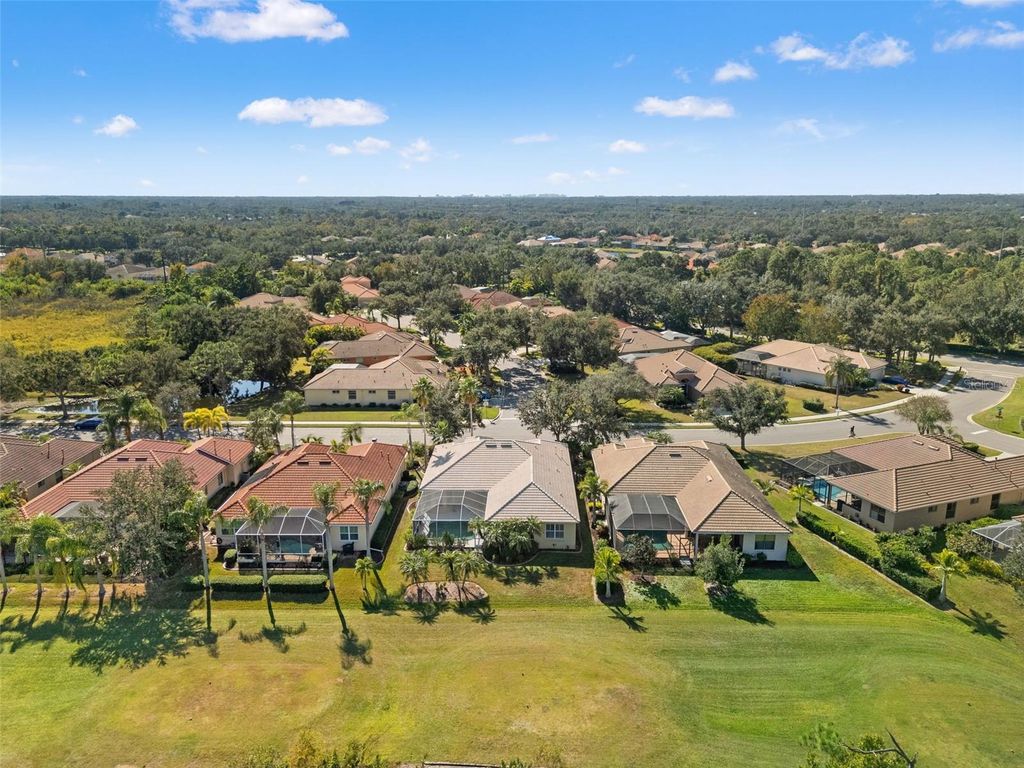 Image 47 of property listing at 6882 TAILFEATHER WAY, Bradenton, FL 34203