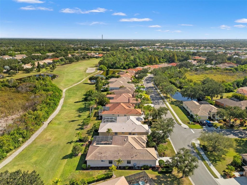 Image 48 of property listing at 6882 TAILFEATHER WAY, Bradenton, FL 34203