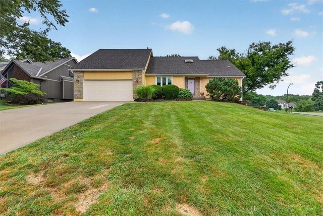 7602 Parkhill Street, Shawnee, KS 66216