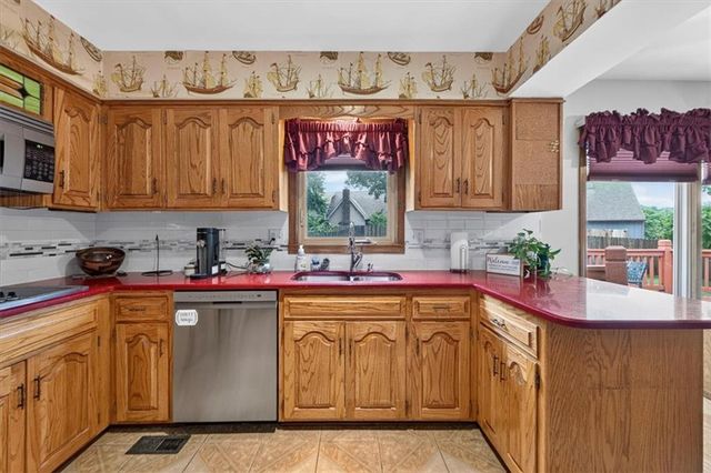 7602 Parkhill Street, Shawnee, KS 66216