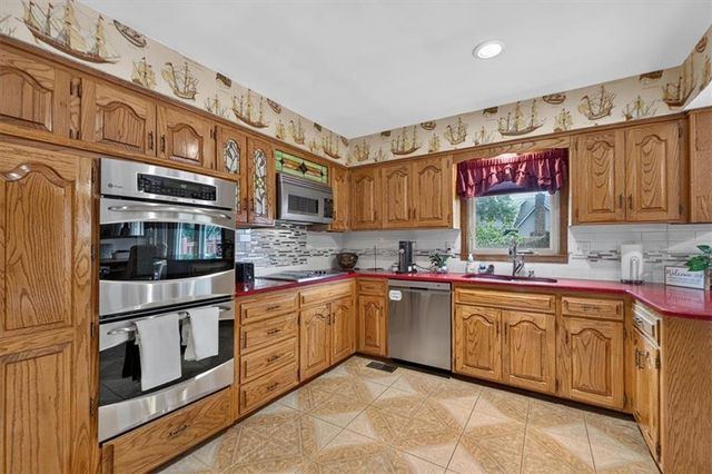 7602 Parkhill Street, Shawnee, KS 66216