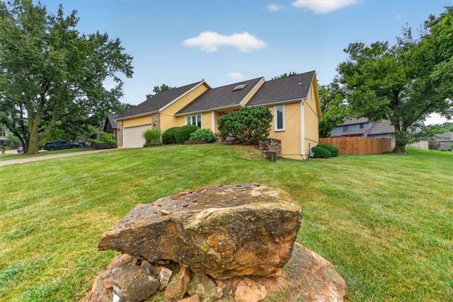7602 Parkhill Street, Shawnee, KS 66216