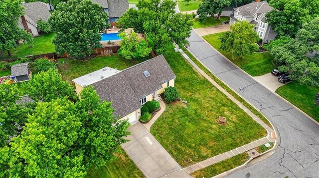 7602 Parkhill Street, Shawnee, KS 66216
