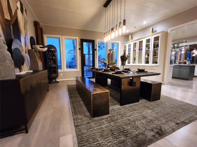 38 Fairway Park, Montgomery, TX 77356