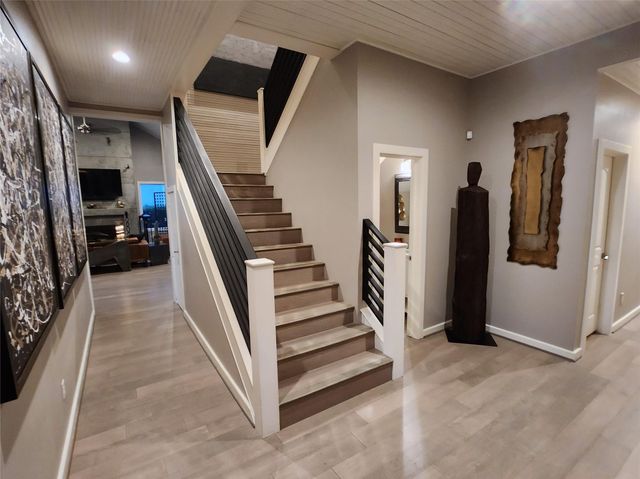 38 Fairway Park, Montgomery, TX 77356