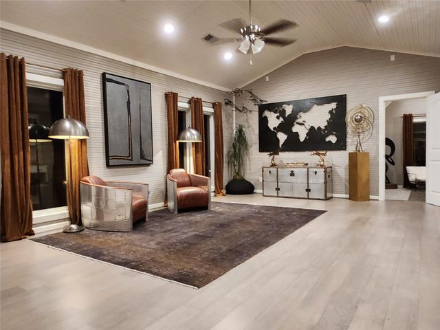 38 Fairway Park, Montgomery, TX 77356