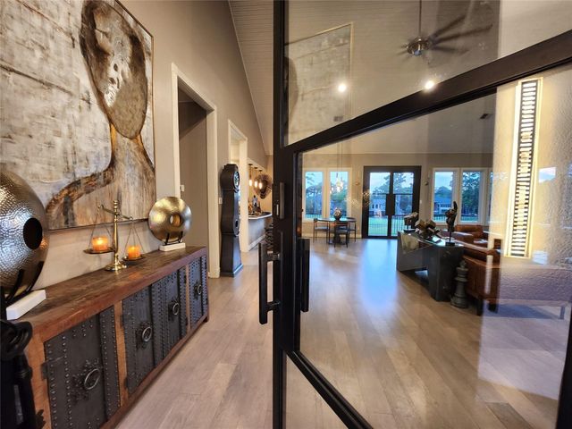 38 Fairway Park, Montgomery, TX 77356