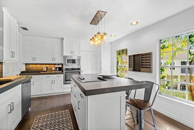 11823 Pebblewood Drive, Wellington, FL 33414