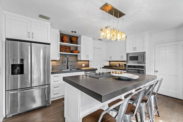 11823 Pebblewood Drive, Wellington, FL 33414