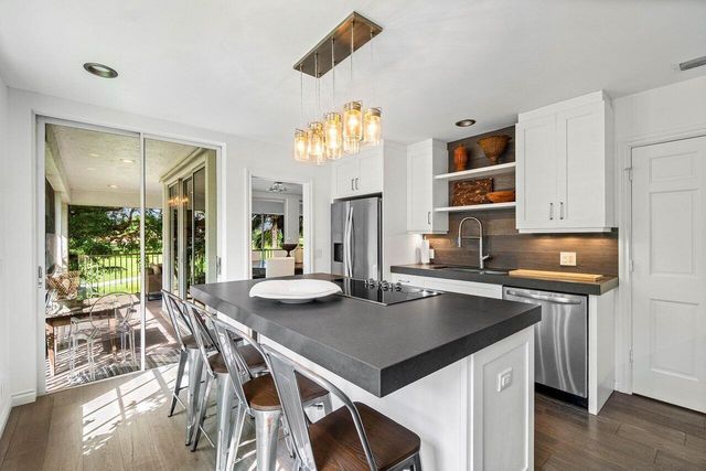 11823 Pebblewood Drive, Wellington, FL 33414