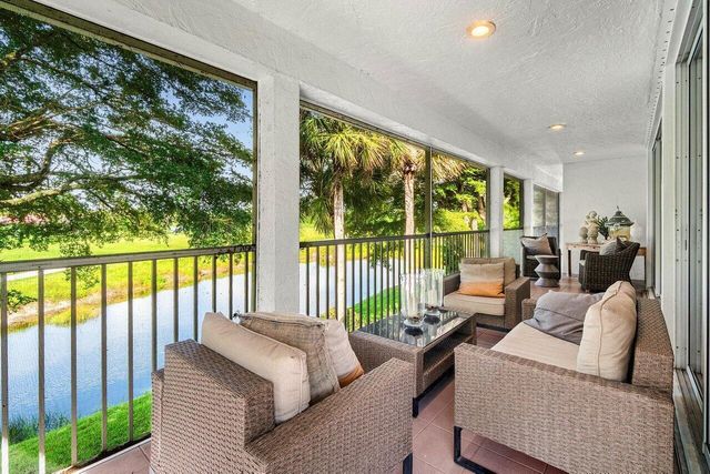 11823 Pebblewood Drive, Wellington, FL 33414