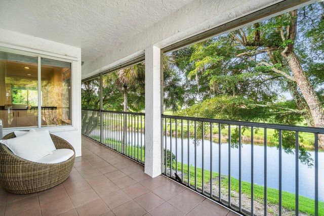 11823 Pebblewood Drive, Wellington, FL 33414